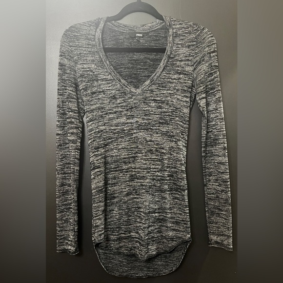 Wilfred Free Luma long sleeve T - Picture 2 of 3